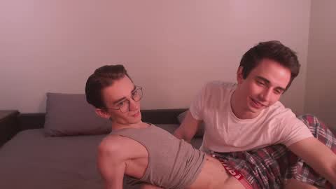 Snapshot of lyonfilm chatting on December 2024 06:43:01 PM KennyEliot online show from December 2024 06:43:01 PM