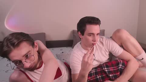 Snapshot of lyonfilm chatting on December 2024 07:46:02 PM KennyEliot online show from December 2024 07:46:02 PM