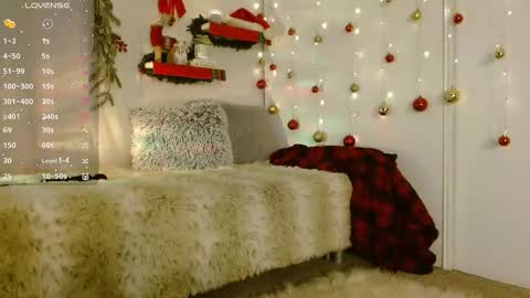 Lyra Rose online show from December 2025 09:52:02 PM