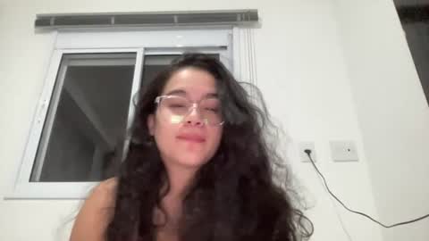 Snapshot of lyz_guzman chatting on June 2026 03:29:01 AM lyz_guzman online show from June 2026 03:29:01 AM