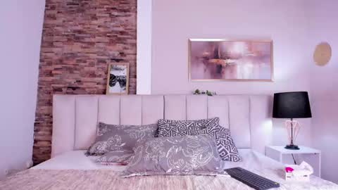 Lizzy smith  online show from October 2025 08:27:02 PM