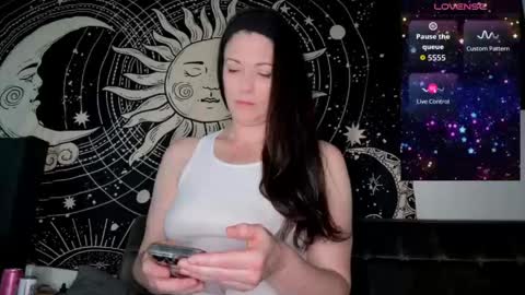 Snapshot of m0llyp0ppins chatting on May 2026 04:14:02 PM M0lly online show from May 2026 04:14:02 PM