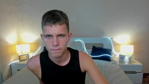 Snapshot of m0neyken_ chatting on July 2026 02:40:01 AM m0neyken_ online show from July 2026 02:40:01 AM