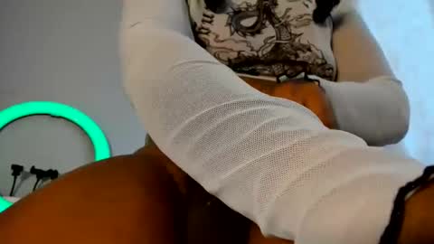 eimy- acuarius online show from September 2025 01:10:01 PM