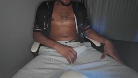 Snapshot of m_d_fl chatting on February 2026 01:59:02 AM MD online show from February 2026 01:59:02 AM