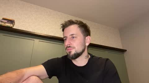 Snapshot of m_stephen chatting on February 2026 04:08:02 AM m_stephen online show from February 2026 04:08:02 AM