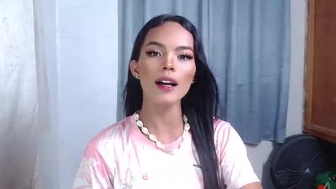 Snapshot of mabuhay_lola chatting on May 2026 09:25:01 AM Divina online show from May 2026 09:25:01 AM