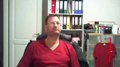 macfly67 online show from February 2025 08:34:02 PM