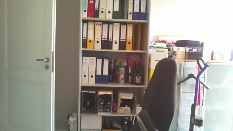 macfly67 online show from October 2025 09:31:01 AM