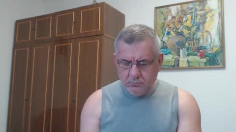 Snapshot of machomale3 chatting on September 2025 03:28:02 PM Macho online show from September 2025 03:28:02 PM