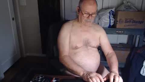 Snapshot of mackb1950 chatting on May 2026 08:01:01 AM MackB1950 online show from May 2026 08:01:01 AM