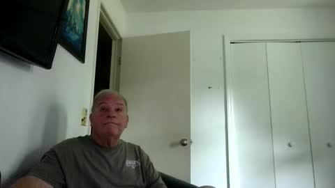 mackdocc001 online show from April 2026 07:58:01 PM