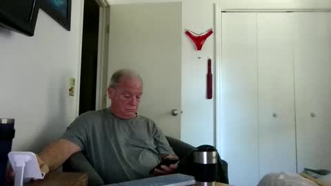 Snapshot of mackdocc001 chatting on April 2026 06:01:02 PM mackdocc001 online show from April 2026 06:01:02 PM