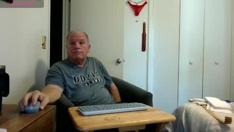 Snapshot of mackdocc001 chatting on April 2026 03:20:01 PM mackdocc001 online show from April 2026 03:20:01 PM