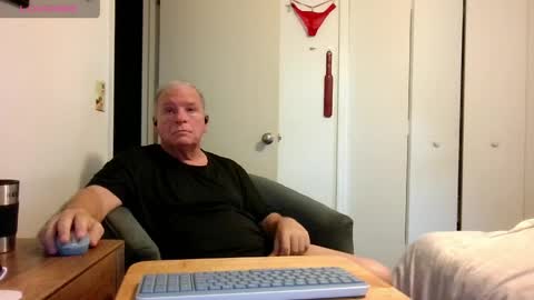 Snapshot of mackdocc001 chatting on April 2026 02:11:02 PM mackdocc001 online show from April 2026 02:11:02 PM