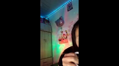 Snapshot of mackenzie_girls chatting on May 2026 09:58:02 AM Linda Cataleya - funny weed money online show from May 2026 09:58:02 AM