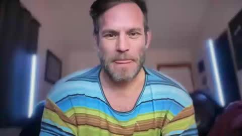 MackinCaliAllDay online show from October 2025 08:37:01 AM