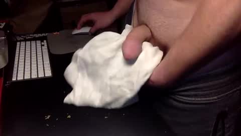 Snapshot of maclowe chatting on November 2025 11:31:02 AM MacLowe online show from November 2025 11:31:02 AM