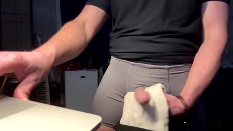 Snapshot of maclowe chatting on January 2026 07:02:02 AM MacLowe online show from January 2026 07:02:02 AM