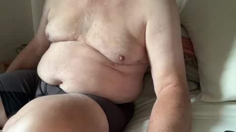 Snapshot of mad4itstill chatting on October 2025 11:27:01 AM Ivor online show from October 2025 11:27:01 AM