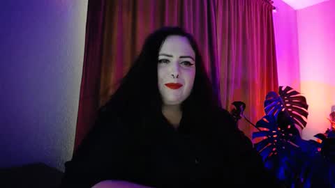 Snapshot of madaboutfeet666 chatting on December 2024 05:40:02 PM Miss Morticia online show from December 2024 05:40:02 PM