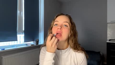 Snapshot of madalinereitsma chatting on January 2026 09:03:02 AM Alice online show from January 2026 09:03:02 AM