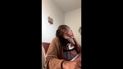 Snapshot of madam_glam chatting on February 2026 02:57:01 PM madam_glam online show from February 2026 02:57:01 PM