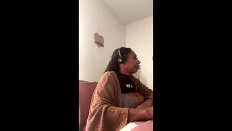 Snapshot of madam_glam chatting on March 2026 04:58:02 PM madam_glam online show from March 2026 04:58:02 PM