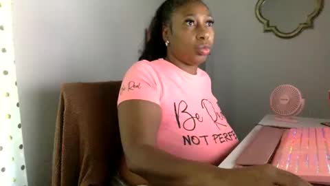 Snapshot of madam_glam chatting on June 2026 02:23:01 PM madam_glam online show from June 2026 02:23:01 PM