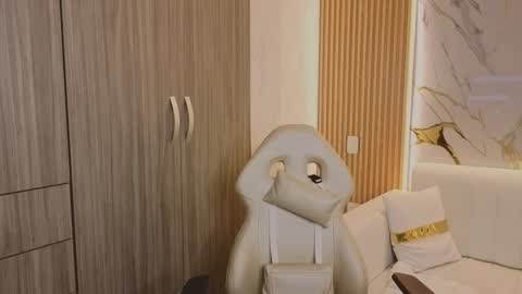 Snapshot of madam_hott chatting on October 2025 03:40:02 AM Madam Hott online show from October 2025 03:40:02 AM