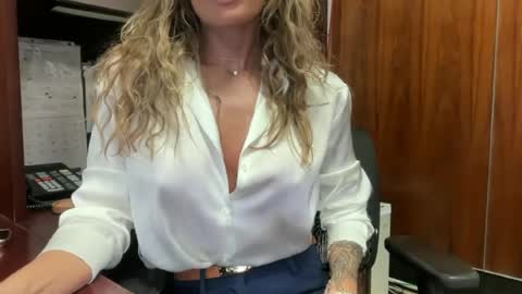 Snapshot of madame_andi chatting on June 2026 11:45:01 AM madame_andi online show from June 2026 11:45:01 AM