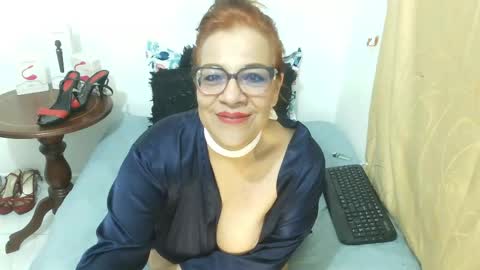 madame_desire_ online show from April 2026 01:41:02 PM