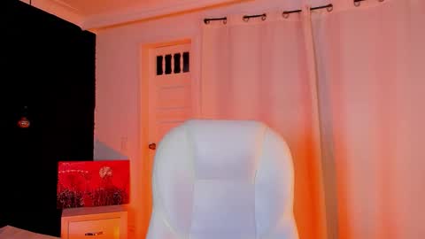 Snapshot of madame_lilith chatting on October 2025 11:24:01 AM madame lilith online show from October 2025 11:24:01 AM