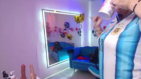 Snapshot of madame_scarllet chatting on July 2026 11:48:02 AM Madame Scarllet online show from July 2026 11:48:02 AM