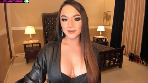 Alison Kloss online show from November 2025 11:25:02 PM