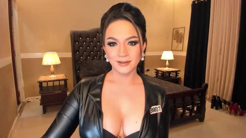 Alison Kloss online show from November 2025 10:12:01 PM