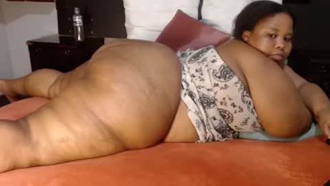 madamzee online show from December 2024 06:25:01 PM