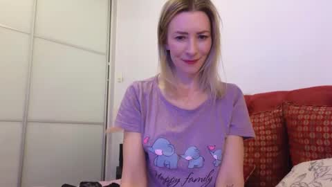 Snapshot of maddalena_ chatting on March 2025 12:16:01 AM Maddalena online show from March 2025 12:16:01 AM