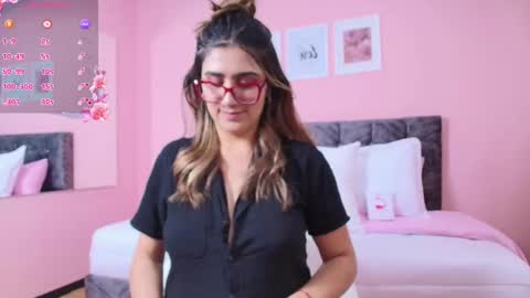 Maddie online show from November 2025 08:02:02 PM