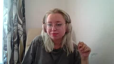 Snapshot of maddiesexygirl chatting on August 2026 05:26:02 PM Maddie online show from August 2026 05:26:02 PM