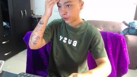 Snapshot of maddiie_and_clyde chatting on February 2026 01:07:02 PM maddiie and clyde online show from February 2026 01:07:02 PM