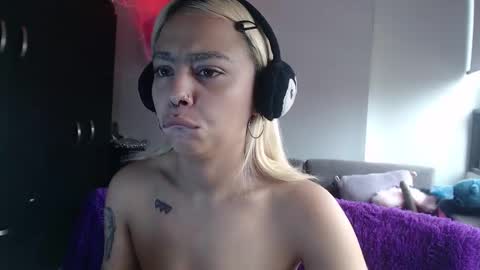 Snapshot of maddiie_and_clyde chatting on February 2026 02:47:01 PM maddiie and clyde online show from February 2026 02:47:01 PM