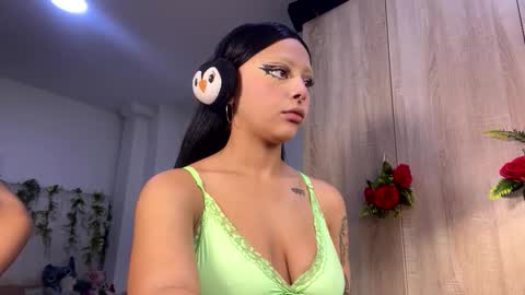 Snapshot of maddiiebrooks chatting on December 2025 03:07:01 PM Maddie online show from December 2025 03:07:01 PM