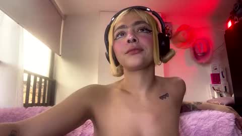 Snapshot of maddiiebrooks chatting on February 2026 09:24:02 PM Maddie online show from February 2026 09:24:02 PM