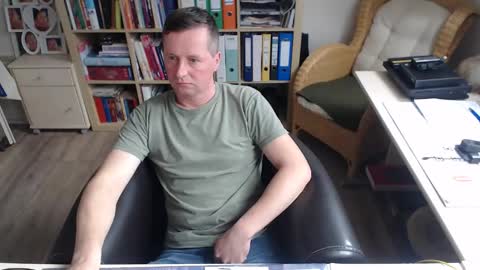 Snapshot of maddmax8 chatting on December 2025 10:44:02 AM Mad4You online show from December 2025 10:44:02 AM