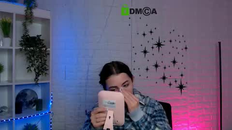 maddycats online show from November 2025 01:36:02 PM