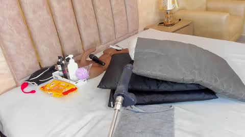 maddyjohnsonn online show from February 2025 10:17:02 AM