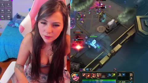 Snapshot of madeleine_shinobi chatting on December 2024 02:58:01 AM Emily Only Fans online show from December 2024 02:58:01 AM