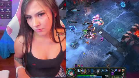 Snapshot of madeleine_shinobi chatting on January 2025 02:40:01 AM Emily Only Fans online show from January 2025 02:40:01 AM