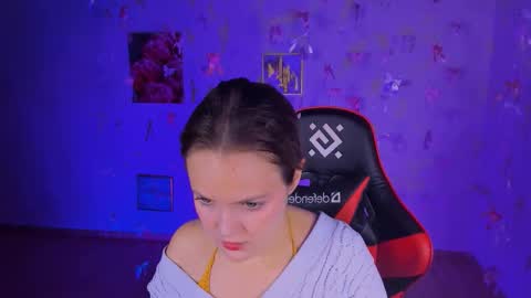 Madeline online show from November 2025 08:14:01 PM